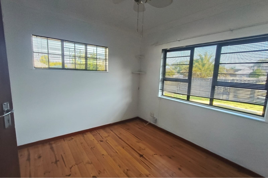 To Let 3 Bedroom Property for Rent in Beacon Bay Eastern Cape